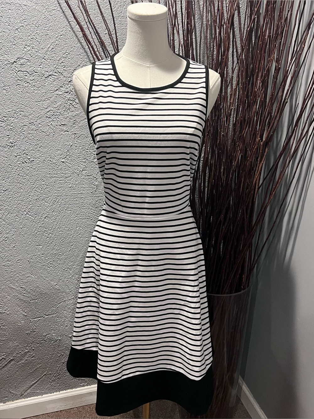 🌺NICOLE MILLER BLACK AND WHITE STRIPED FIT AND FLARE DRESS SIZE MEDIUM🌺
